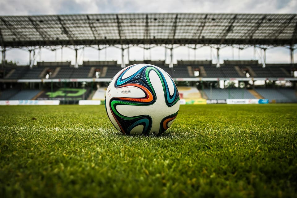 Vaping vs. Traditional Smoking: How Soccer Fans Are Choosing Healthier Alternatives